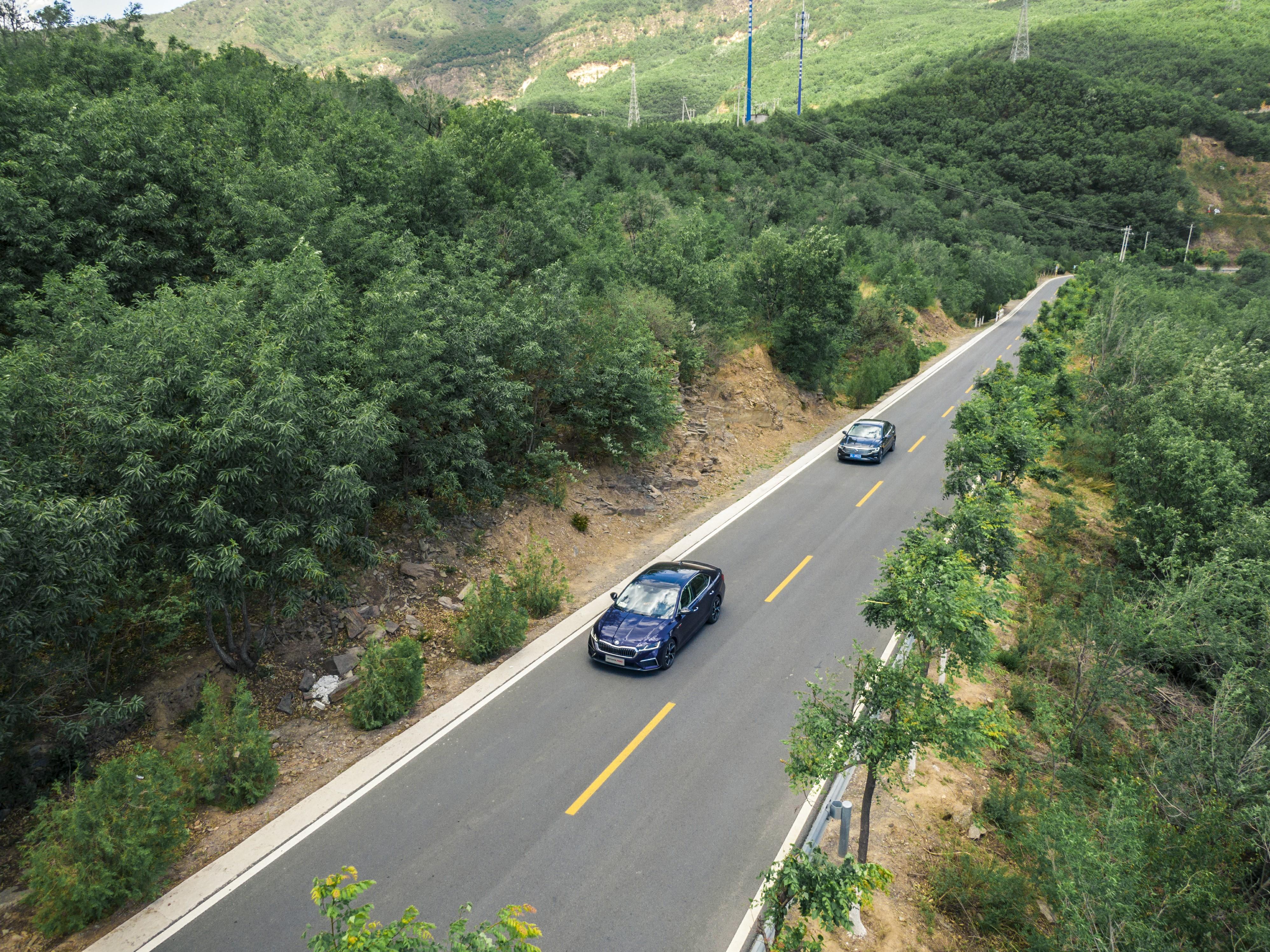 斯柯达明锐1.6和速腾发动机一样吗,斯柯达新明锐和速腾对比