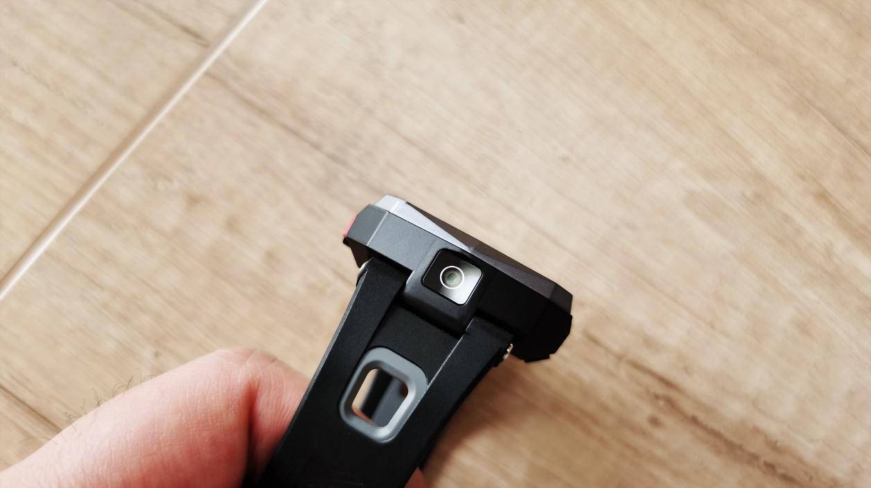 华为儿童手表3X：九重AI定位+4G高清通话，孩子最酷的新年礼物