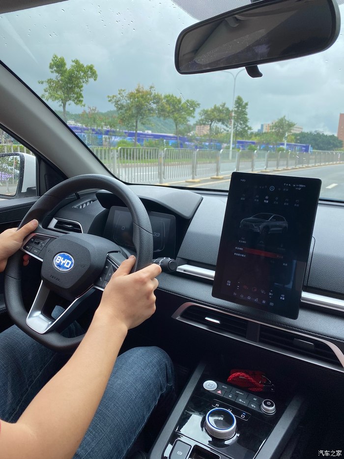 年轻人的第一台纯电车，陪同表弟试驾E2有感