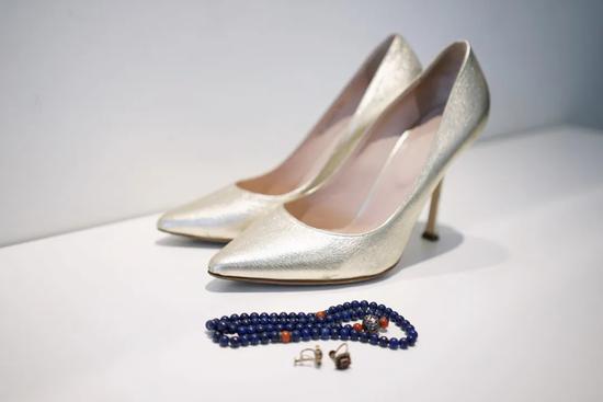 你以为1万块的迪奥很好穿?真的没有