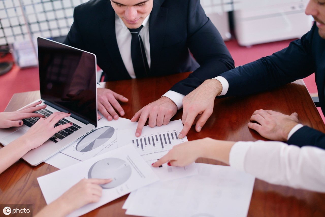 与领导沟通的邮件礼仪,工作邮件写作技巧和礼仪须知