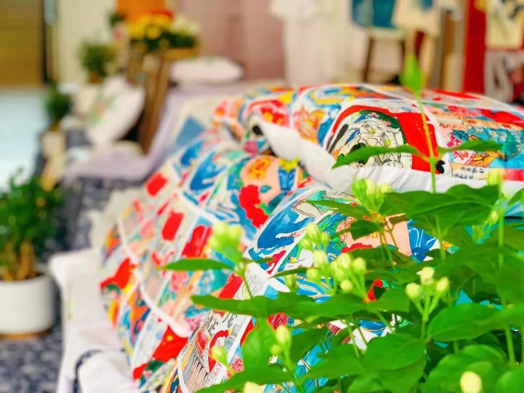 富含中国精神元素的校园文创产品,具有学校特色的文创产品