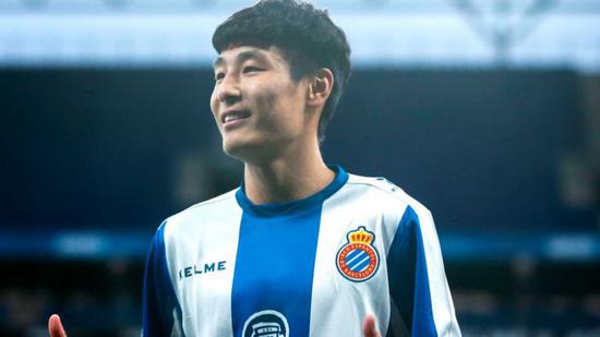 武磊第一个攻破巴萨球门的中国人,武磊攻破巴萨亚洲第一人