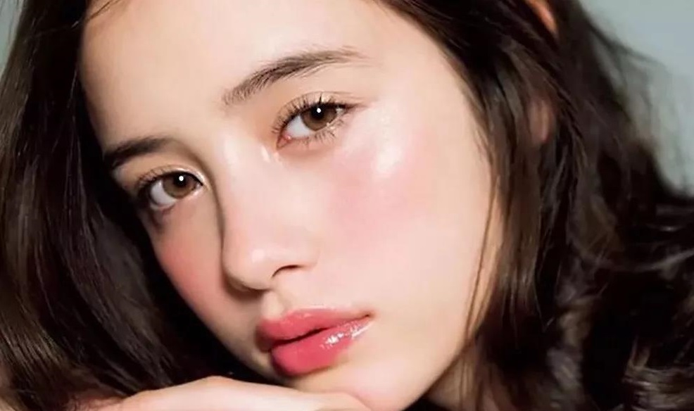 拥有这7款闪闪惹人爱的高光，blingbling女神就是你