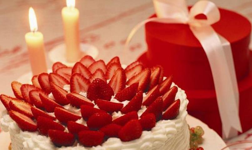 孩子在幼儿园过生日需要几个蛋糕,幼儿园20个小朋友买多大蛋糕合适