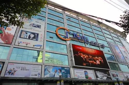 武汉最新最火的小吃一条街,武汉有一条街火了