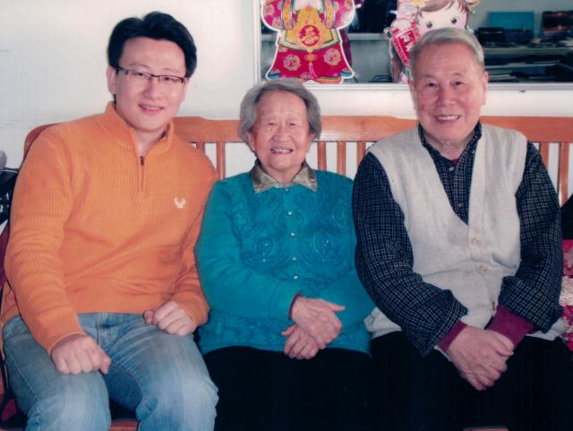 王鹤滨,曾任毛主席保健医生,两次救下长孙,离休后当赤脚医生