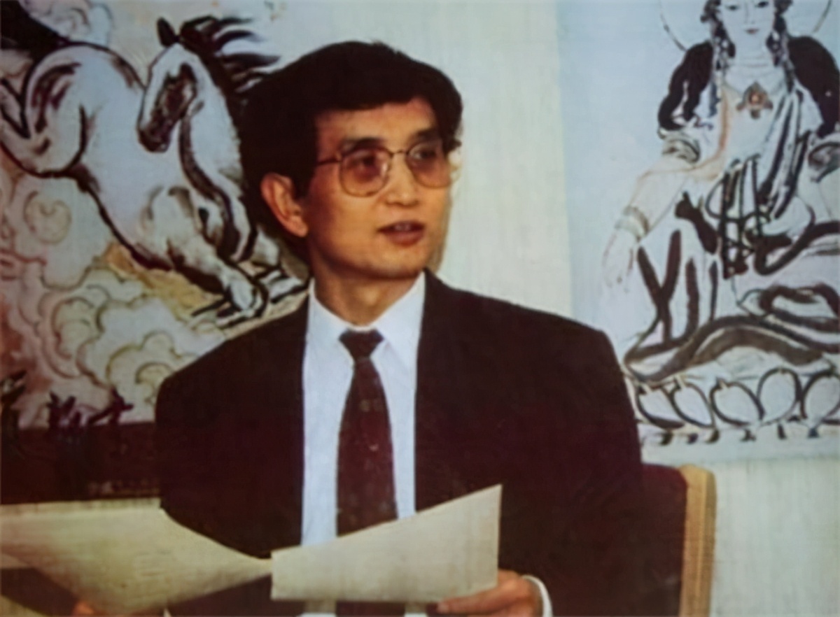 80年代“气功大师”严新跌落神坛，如今仓惶地逃往国外