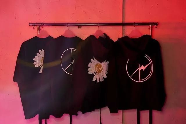 亚洲最带货的男人回归时尚圈，一双鞋炒到上万元