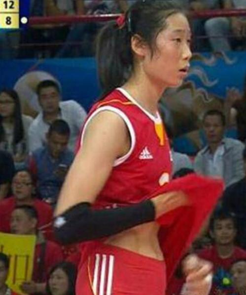 足球队队长腹肌,国足队长腹肌