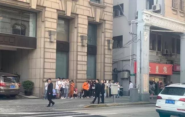 周杰伦奶茶在上海哪里,周杰伦同款奶茶被炒到上千块一杯