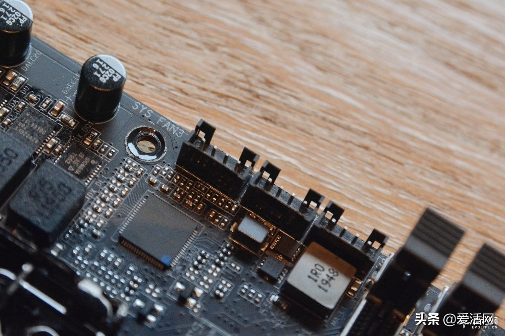 mini-ITX主板该怎么做成旗舰？来看看技嘉Z490IAORUSULTRA