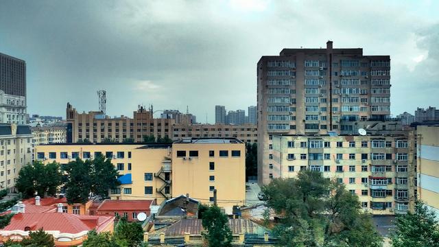 这个北方城市水质比南方还好街景很“洋气”满大街都是美女