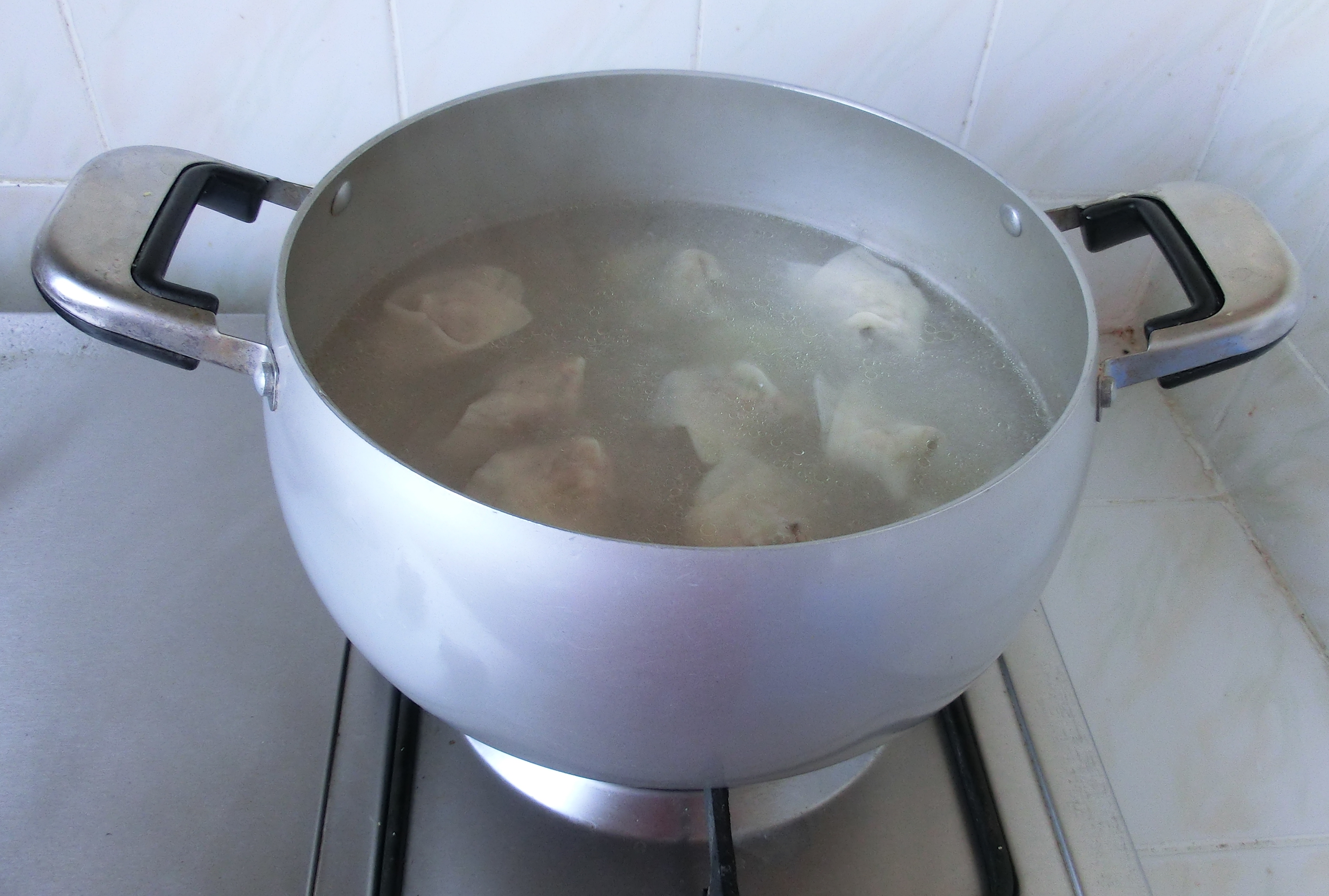 馄饨汤怎样调又鲜又香,馄饨汤怎么调好吃加虾