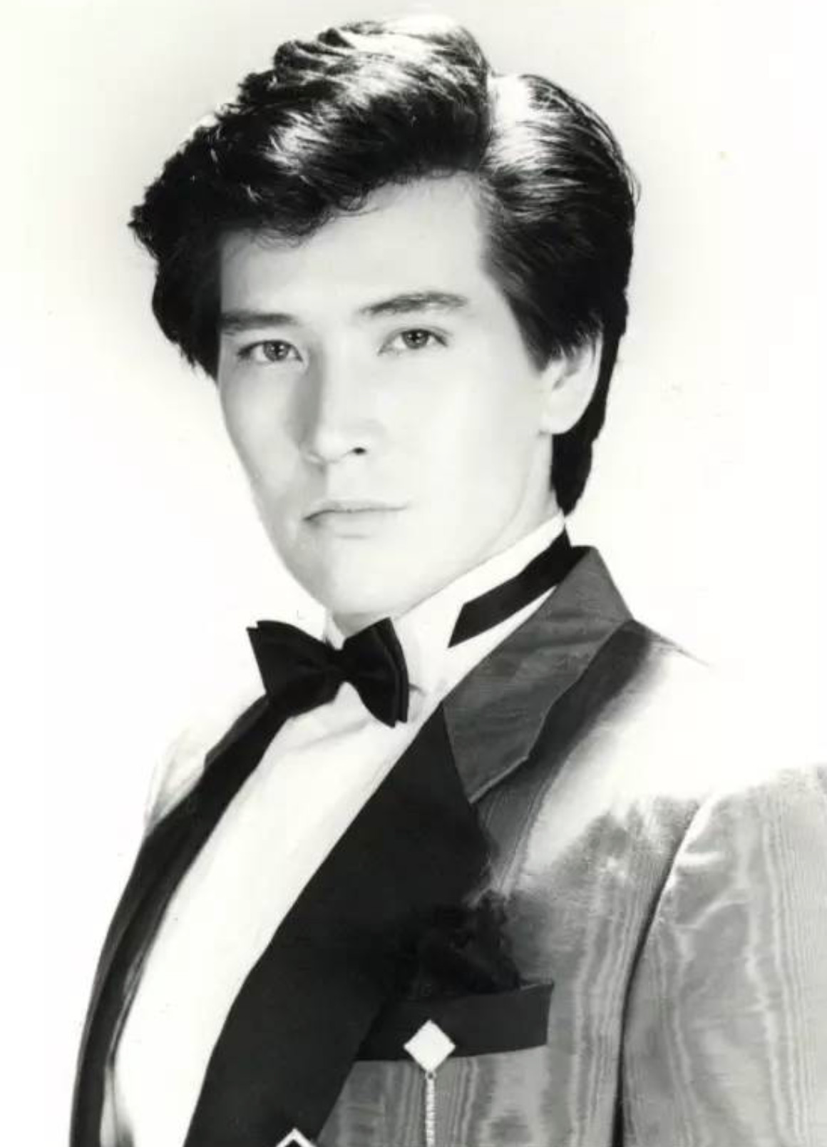 57岁费翔和母亲照片图文,费翔梦里的照片