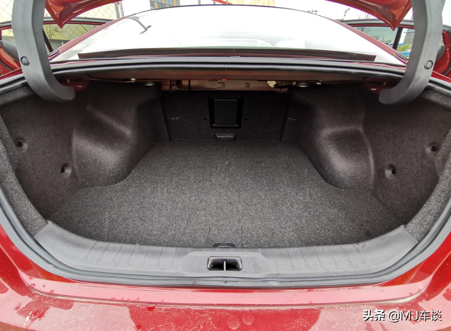 天籁2.0t要加多少机油,天籁vcturbo评测