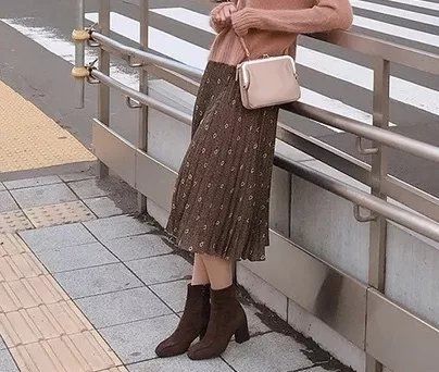 秋冬的裙子这样穿才好看,冬季裙子穿搭女2020高级感