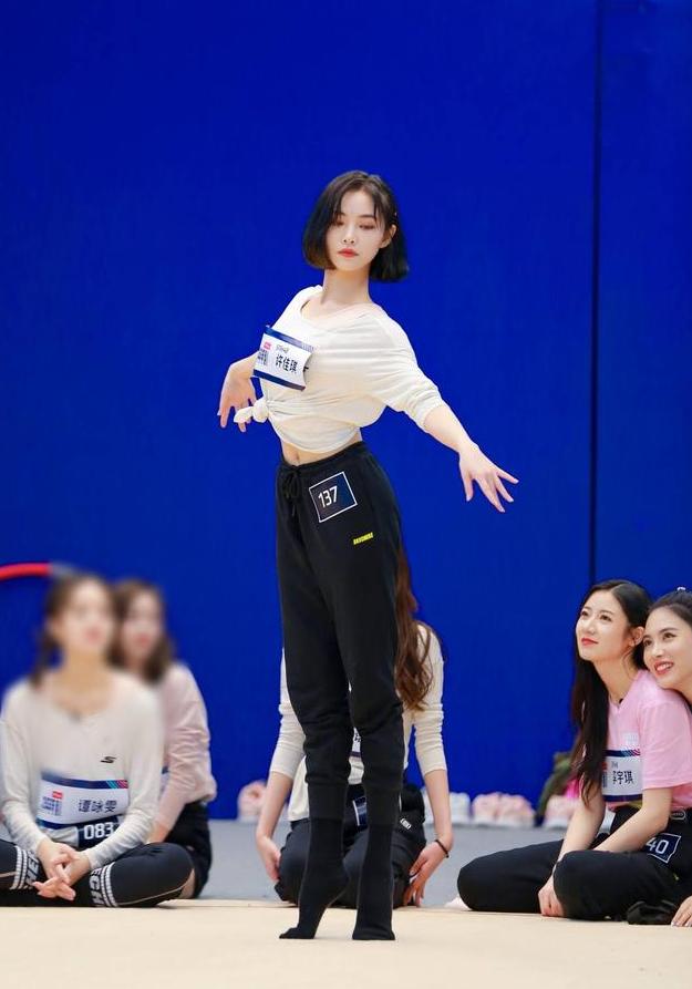 许佳琪在综艺上表演舞蹈,许佳琪精彩舞蹈