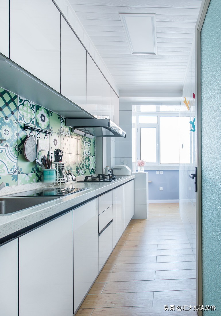 简单装修刷亮色乳胶漆效果案例,不吊顶不装射灯装修效果图