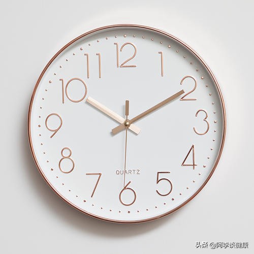 卧推力量上不去？药球仰卧胸推爆发力训练：帮你快速进阶提升力量