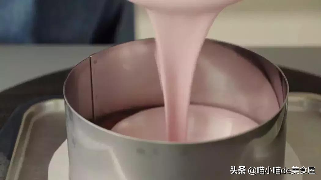 它火遍韩国私房圈，红宝石奶油芝士蛋糕，咬一口得多少钱？