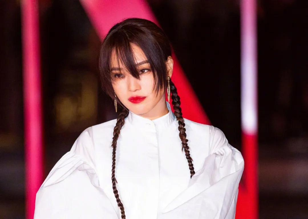 舒淇跟冯德伦的写真照,舒淇出道绯闻