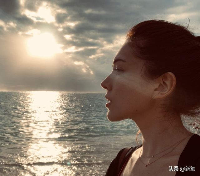 盘点整容后不敢认的女星颜值巅峰,知名女网红被扒整容