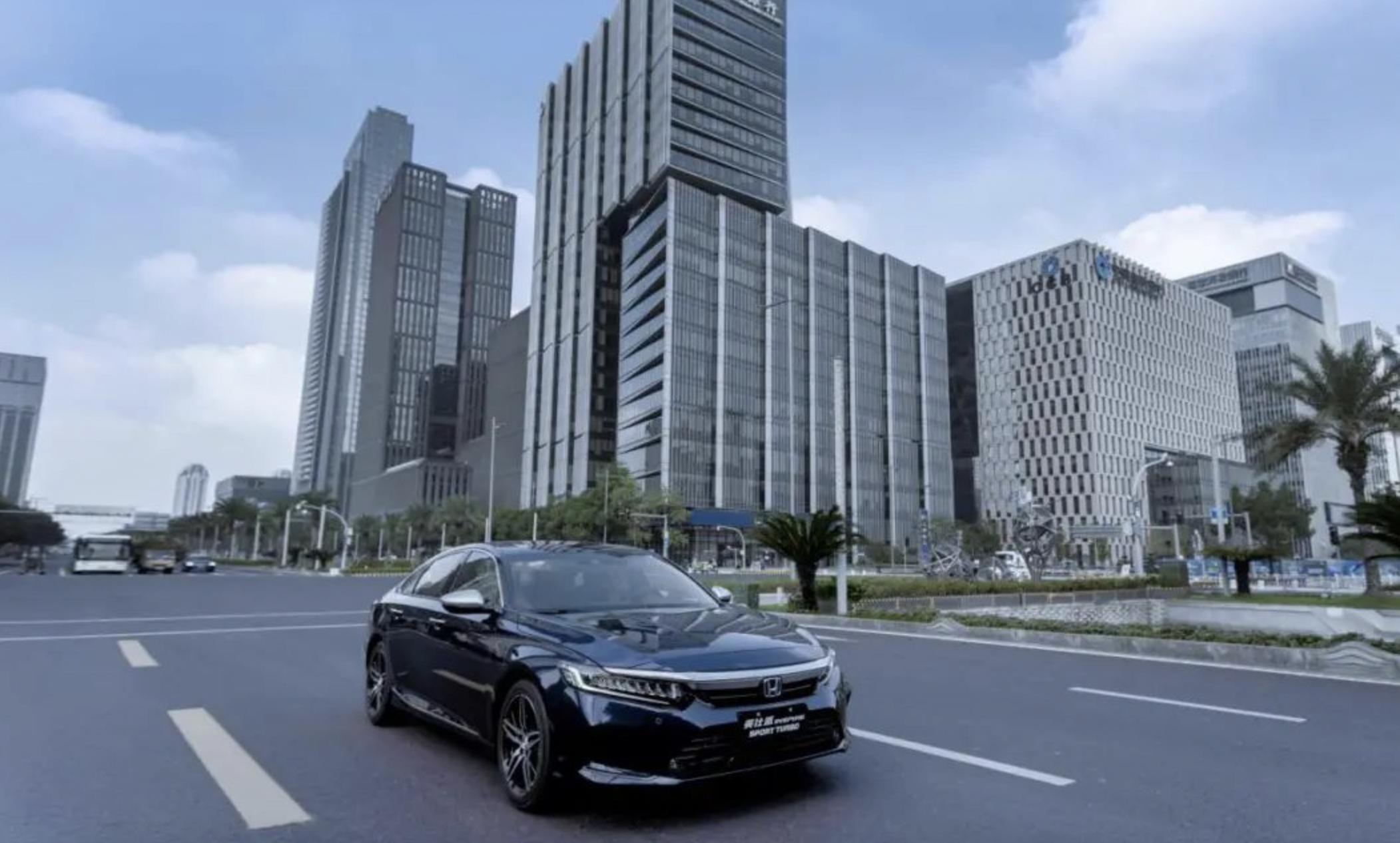 雅阁和英仕派phev哪个好,雅阁精英版对标英仕派