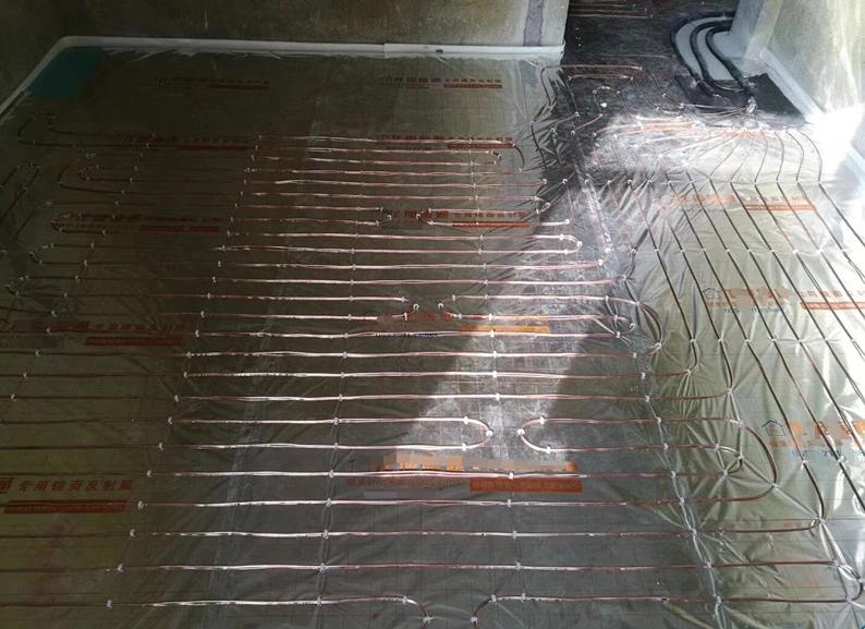 电地暖和空气能地暖优缺点,空气能地暖无水的好还是有水的好