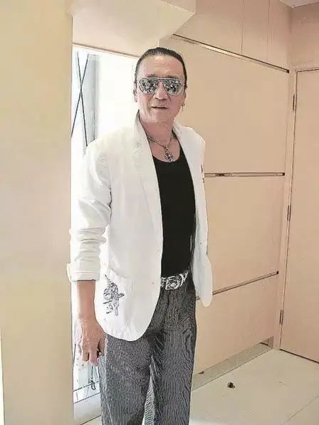 谢贤说洪金宝小胖尔冬升,谢贤年轻尔冬升