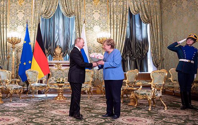 默克尔67岁照片,默克尔离任最新消息