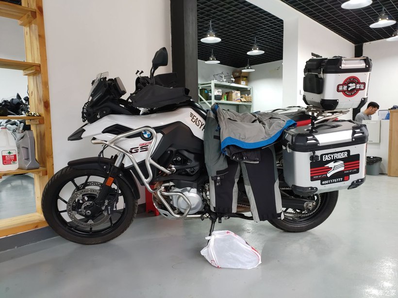 6千块租宝马F750SG跑滇藏；这一路下来尽是奇人轶事