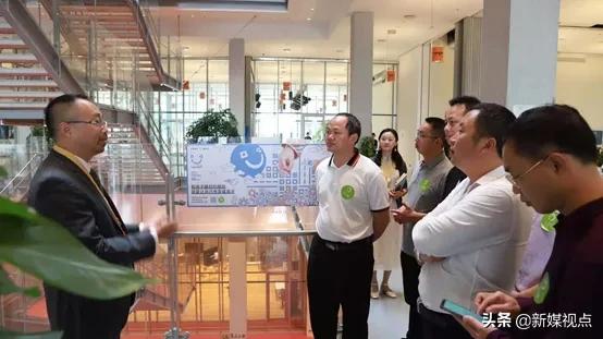 相识应为有缘人，不信春风唤不回