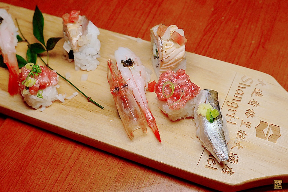 不能飞去巴黎伦敦，不如到大连喂鸽子，赏海景吃海鲜