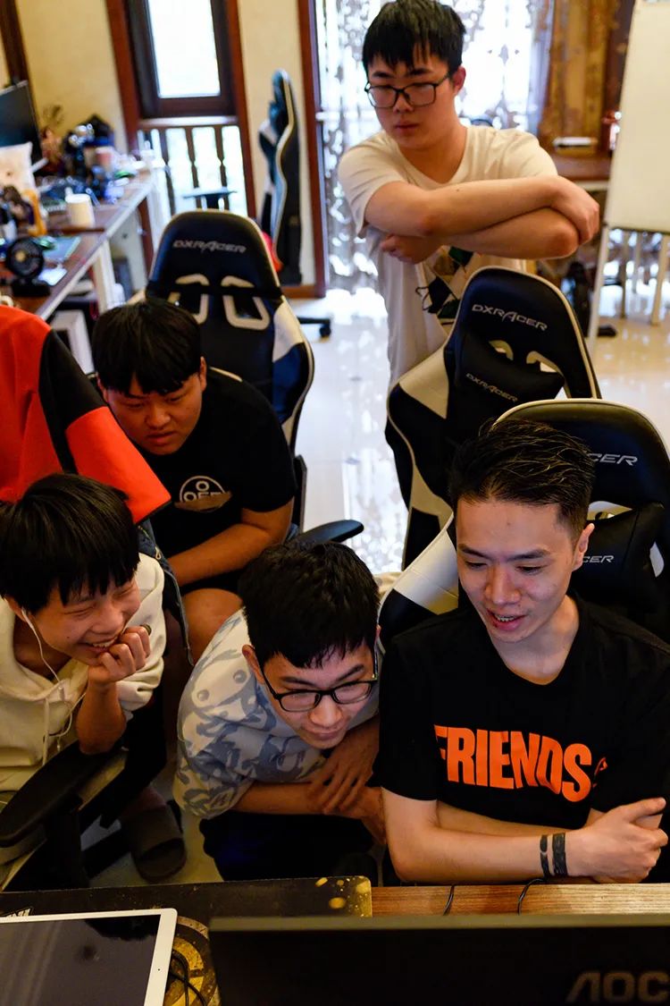 普通的追梦人|PEL群像:为梦想奋斗的普通工作者们