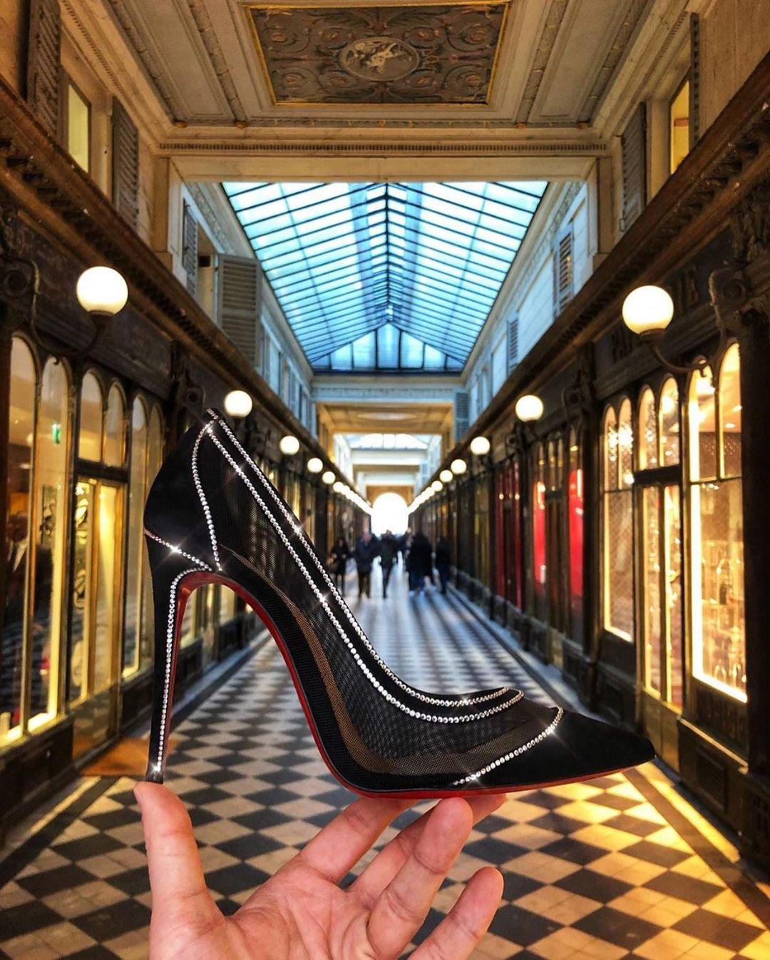 穿不腻的匡威,cl红底鞋尖头细跟高跟鞋