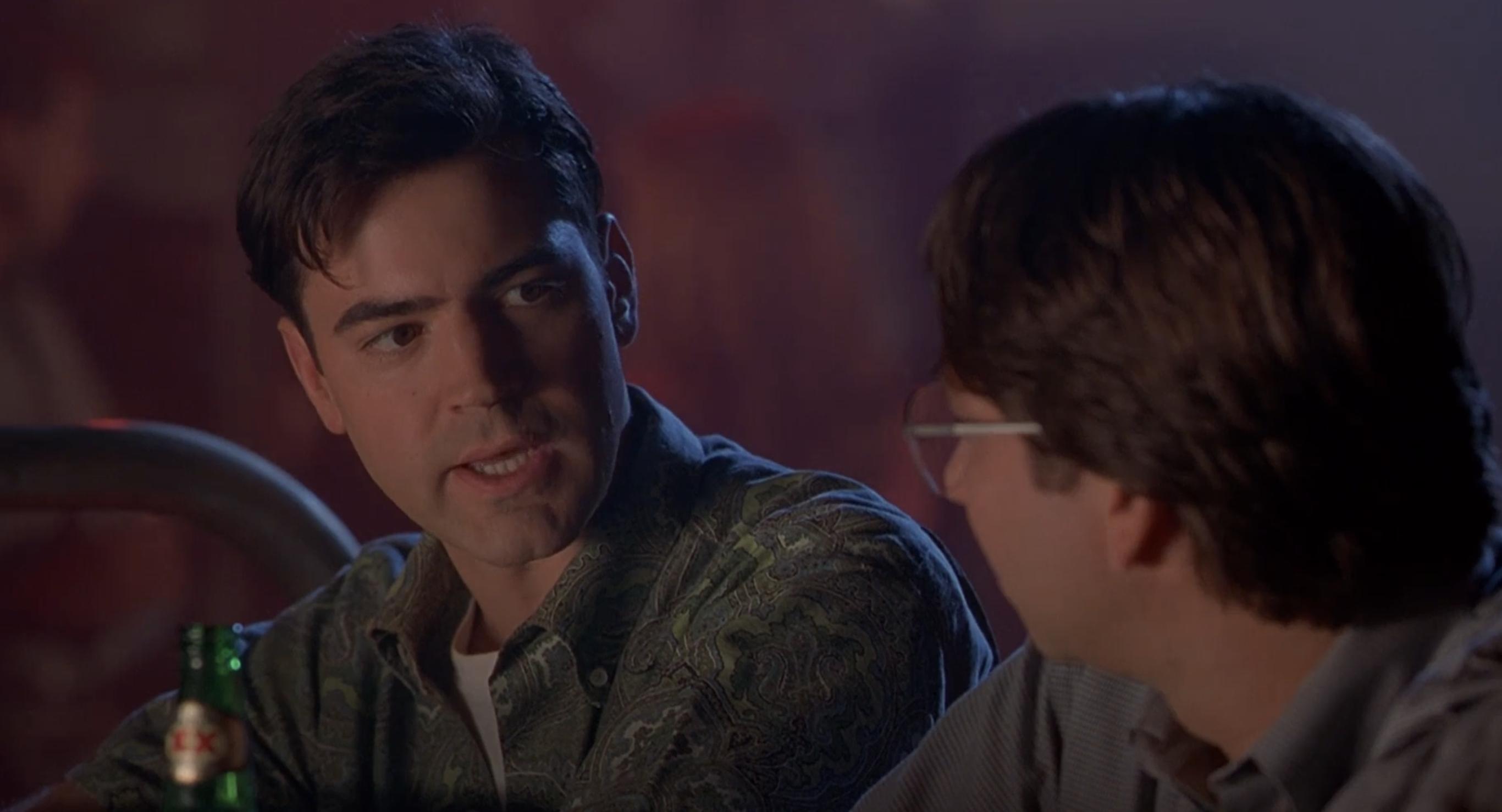 评《上班一条虫》:20年前对职场的讽刺艺术,如今依旧深感共鸣