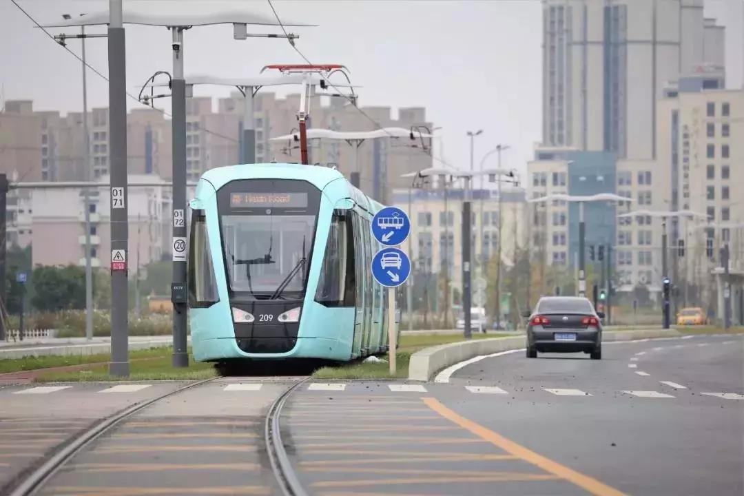 “丁丁猫”400块交通安全标志全面安装到位,本月底开通!