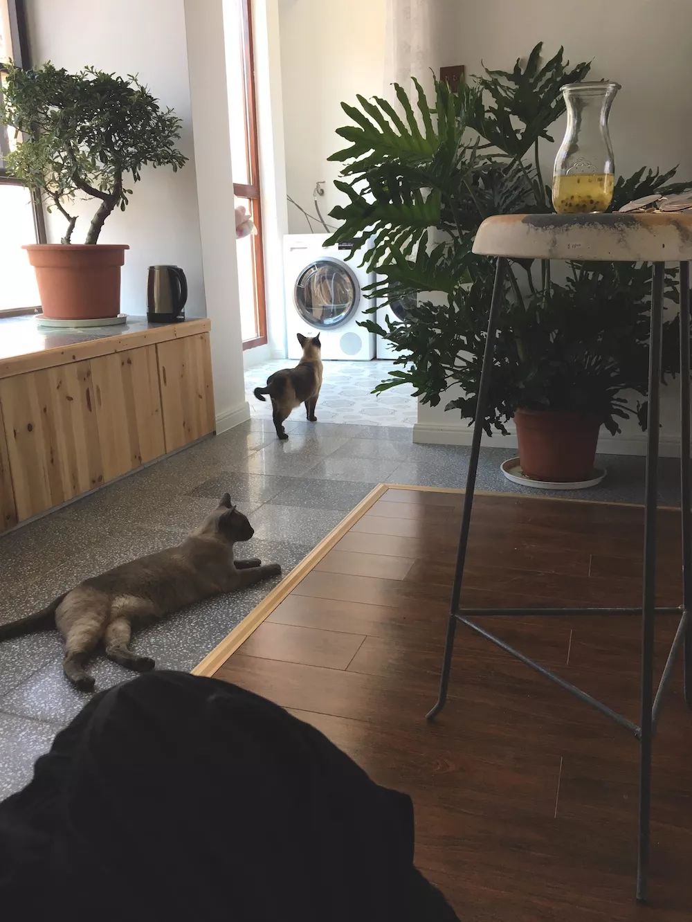 用水泥砌橱柜,用粘土捏一个好看的柜子