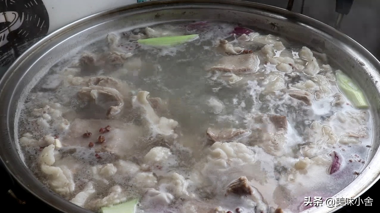 炖羊肉汤切记不要直接炖诀窍,炖羊肉汤切莫直接炖