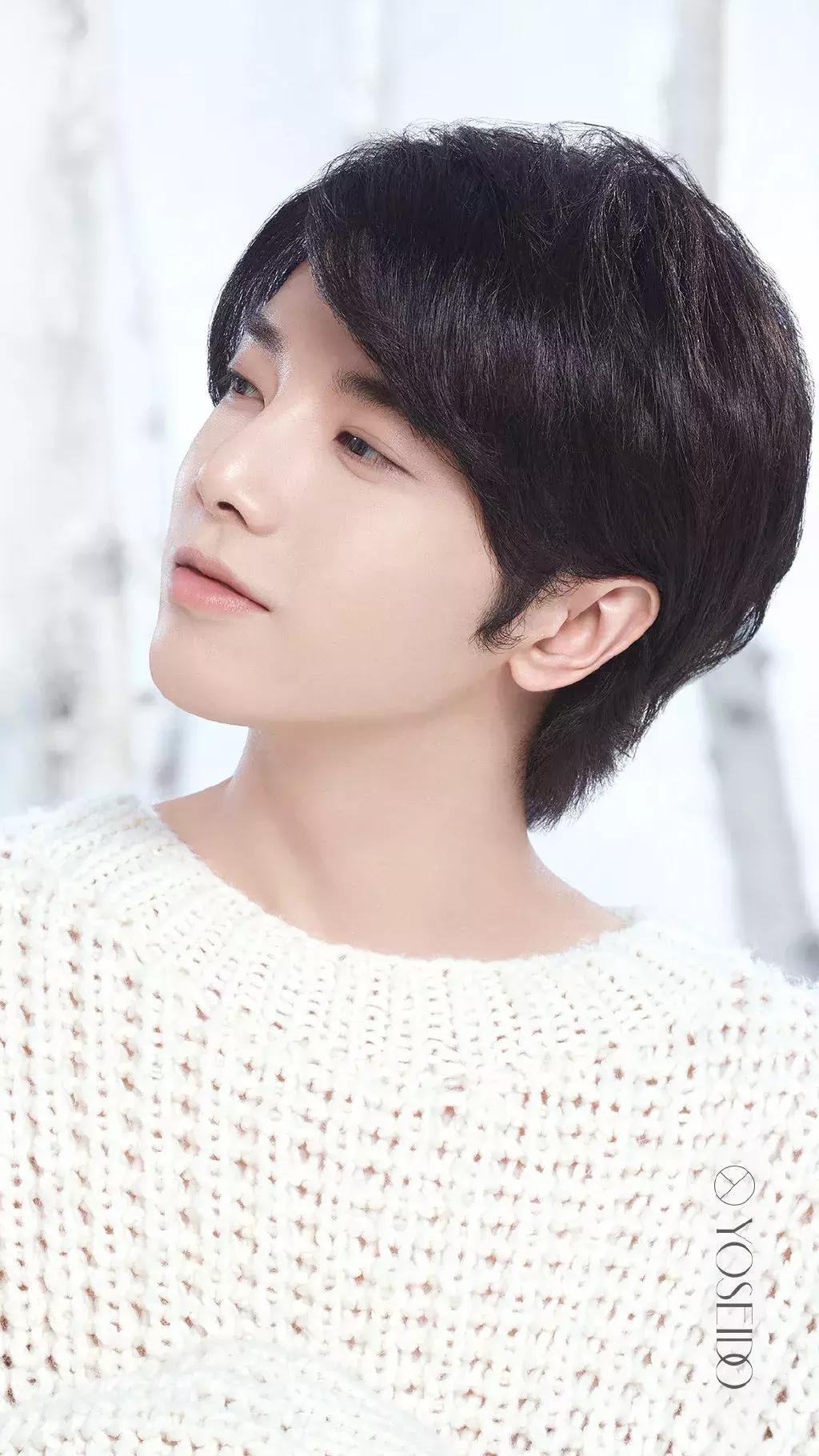 有没有整容不好说，华晨宇的时尚感倒是越来越强