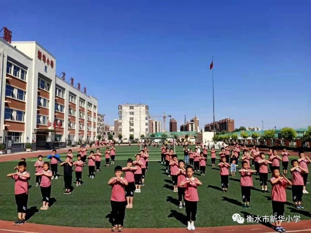 儿童学校兴趣小组,学校有三个兴趣小组共有学生180人