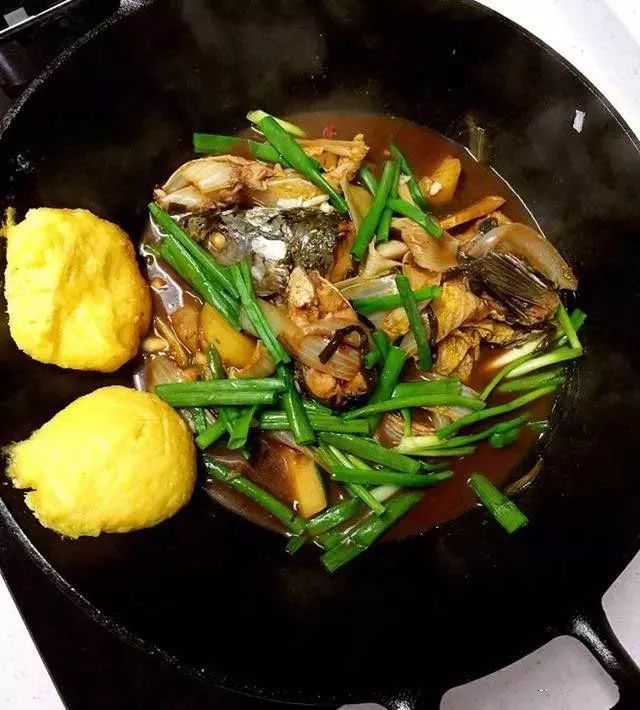炖鱼的家常做法放什么菜好吃,家常炖鱼简单又好吃的做法