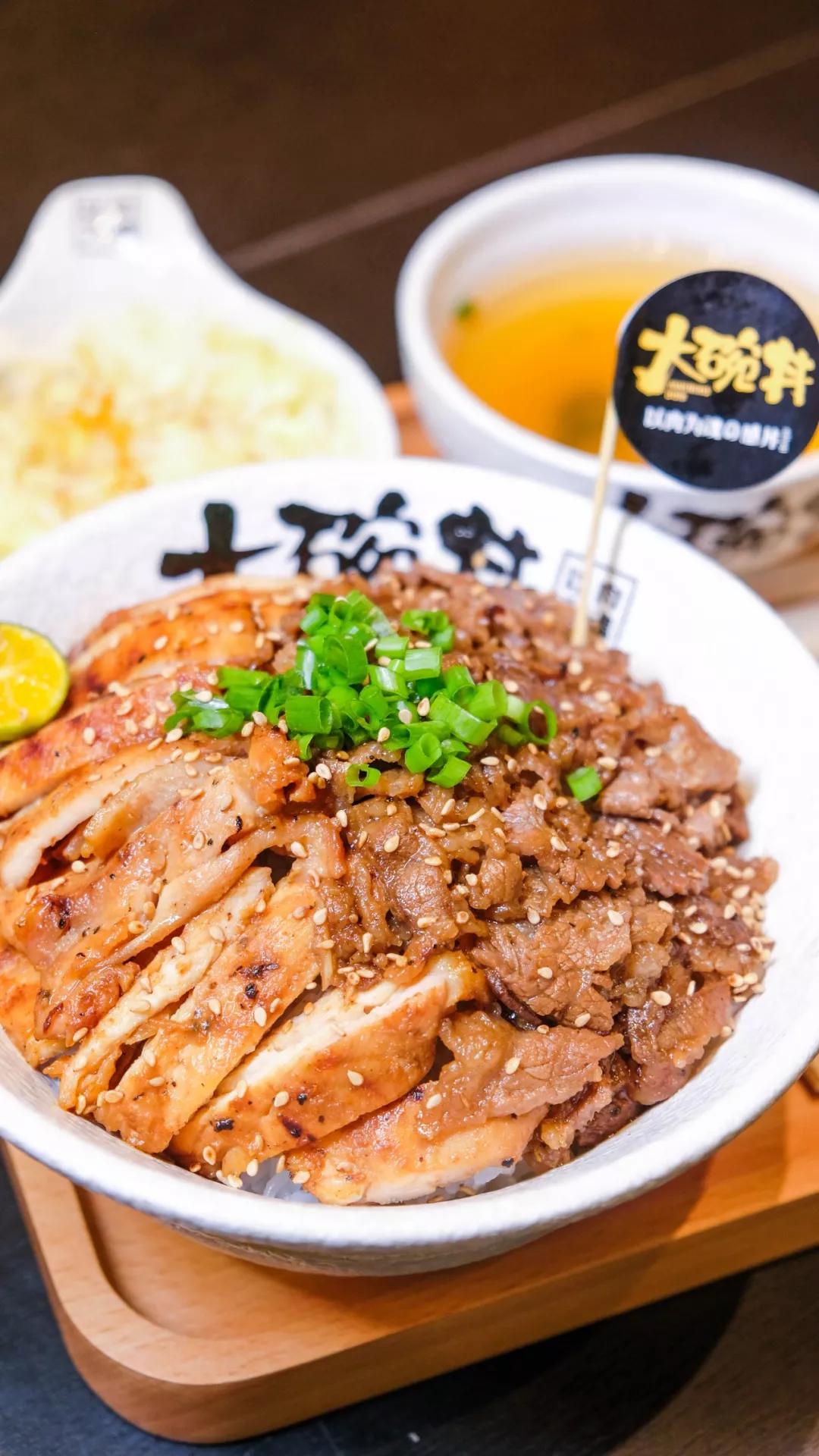 徐州第一高楼里排队不止哥老官！前5家店你可能都没吃过...