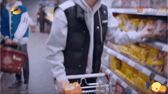 谭松韵是塌鼻子吗,谭松韵鼻子塌吗