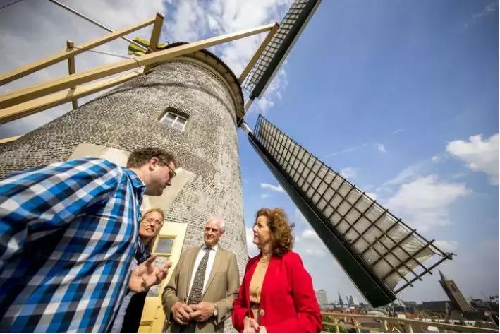 鍏ㄥ浗鍚勫湴椋庤溅,鑽峰叞纾ㄥ潑