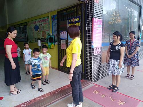 宝妈当幼儿园老师怎么样,宝妈当学校保育员