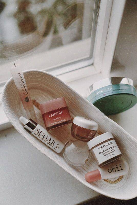 嘴唇水嘟嘟的太可爱了，但你的怎么还那么干瘪