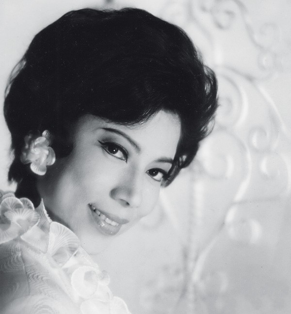 至今未嫁人的8位大龄女港星，最小42岁，个个情路坎坷，让人心疼