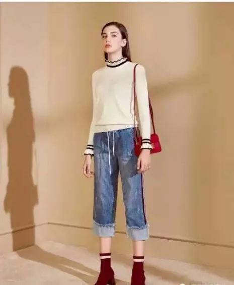 当年被采访的童模现在咋样,被啃最惨童星